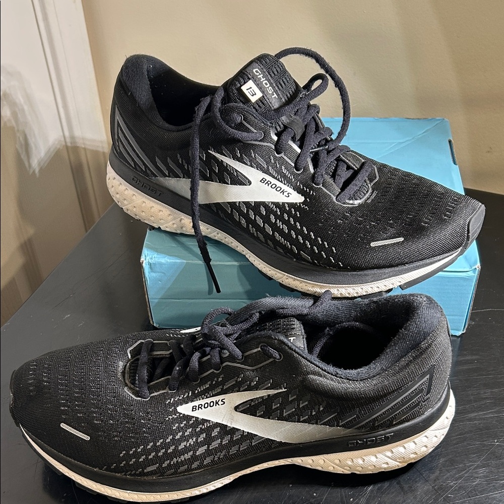 *SALE*Brooks Ghost 13 (Wide D) Black and Gray Athletic Shoes
